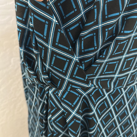 Beautiful blue black print loose fitting stretch dress from Target - Picture 3 of 11